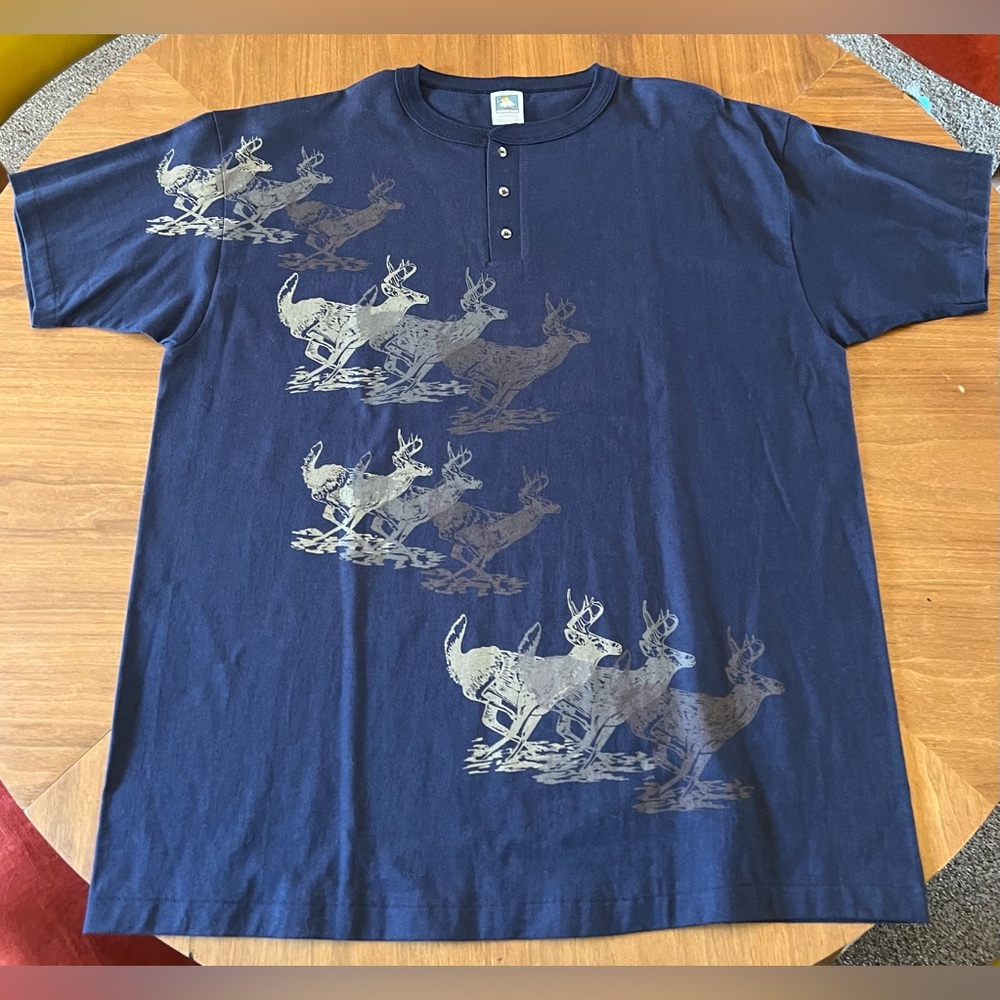 Vintage Buck/Deer Graphic Henley Tshirt MADE IN USA